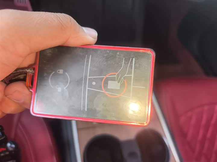 Фото 9 - Tesla Model 3