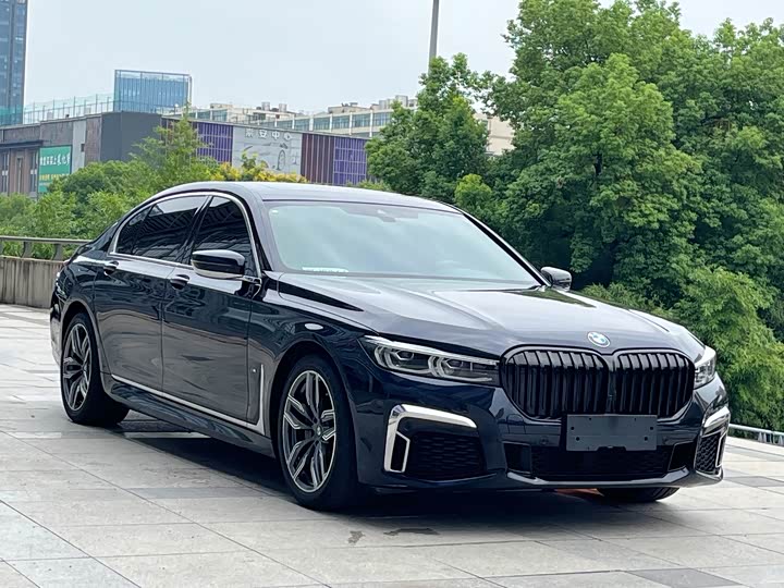 Фото 3 - BMW 7 Series