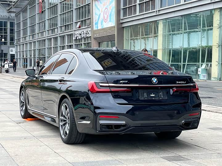 Фото 4 - BMW 7 Series