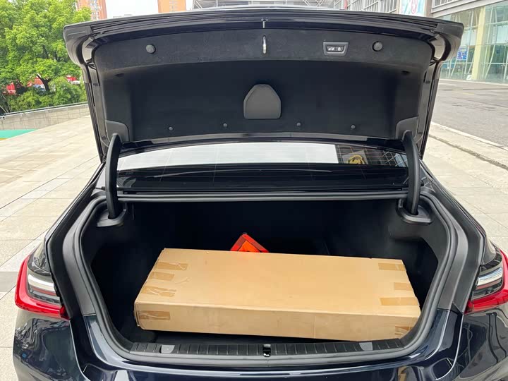 Фото 9 - BMW 7 Series