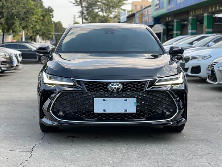 Фото 2 - Toyota Avalon