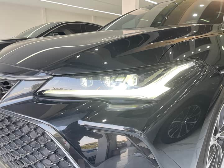 Фото 4 - Toyota Avalon