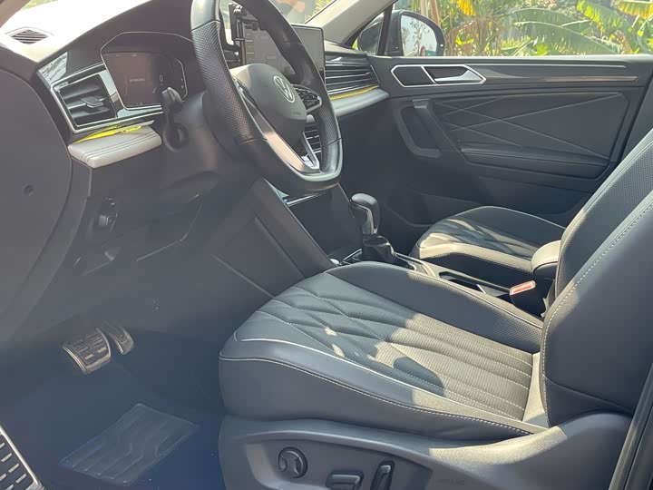 Фото 4 - Volkswagen Tiguan L Pro