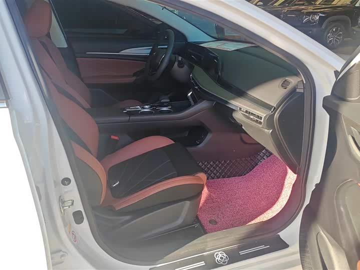 Фото 8 - Changan Eado Plus