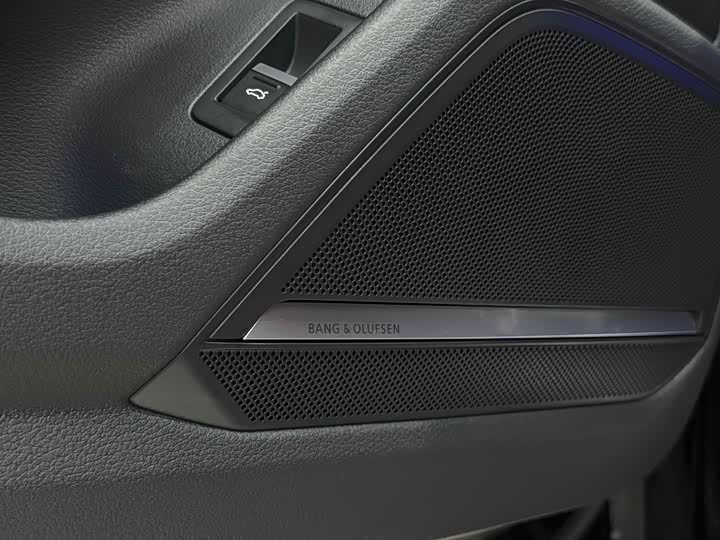 Фото 9 - Audi A7L