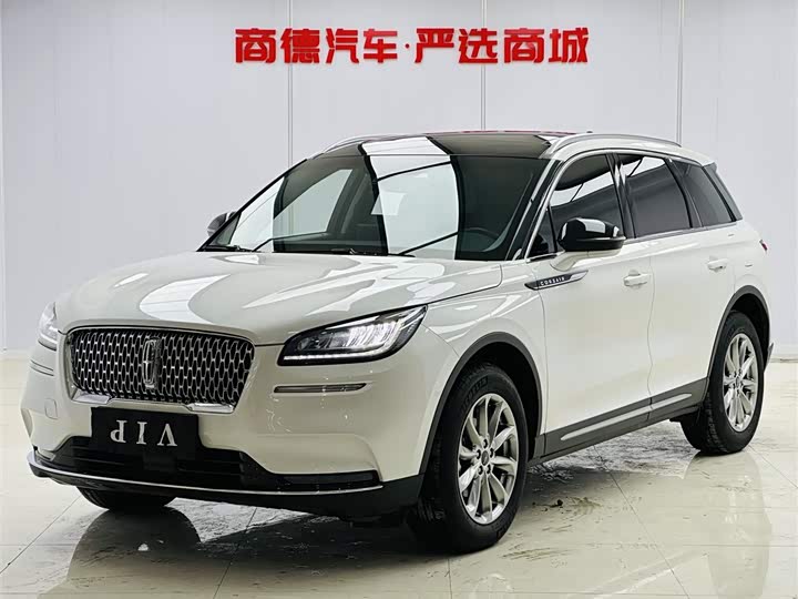 Фото 1 - Lincoln Corsair