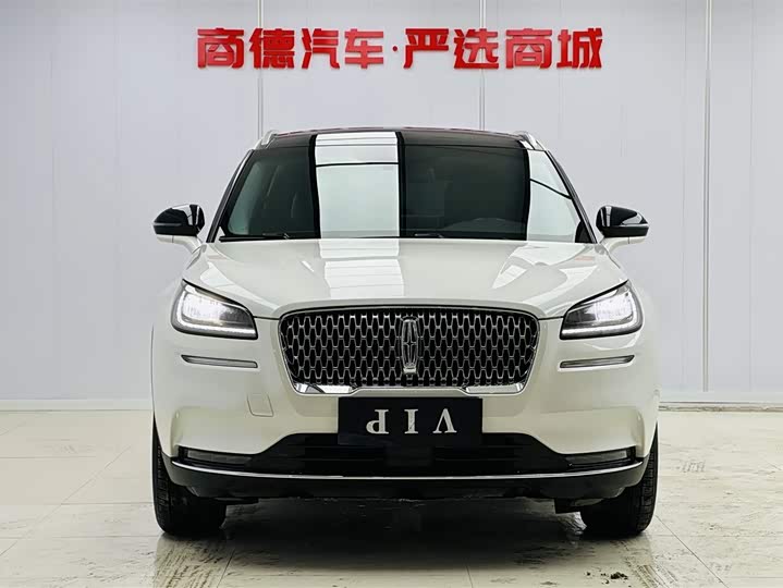 Фото 2 - Lincoln Corsair