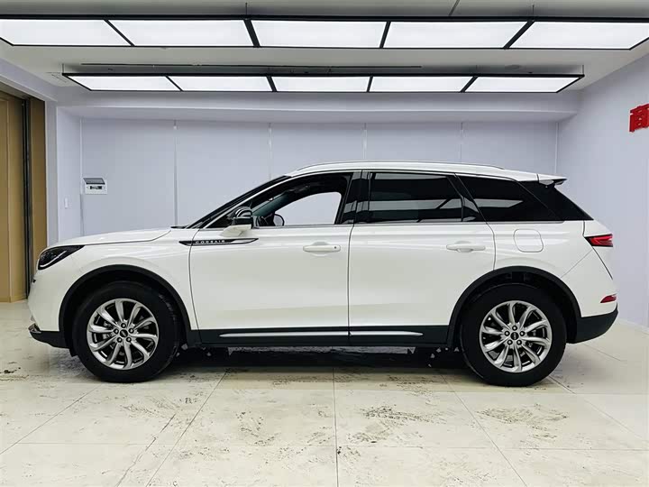 Фото 5 - Lincoln Corsair