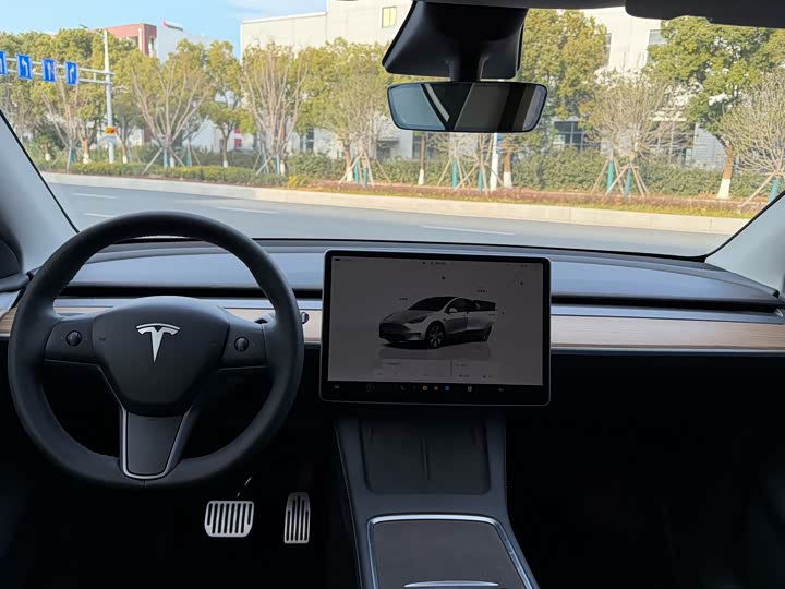 Фото 6 - Tesla Model Y