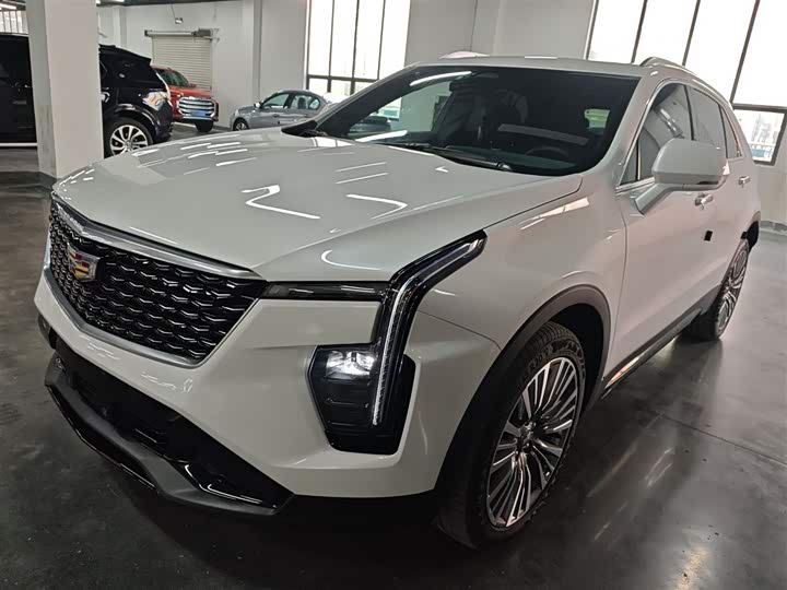 Фото 2 - Cadillac XT4