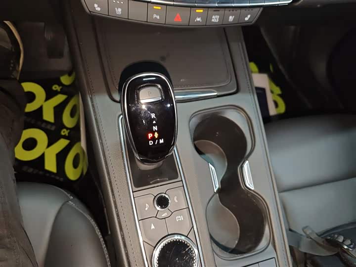 Фото 6 - Cadillac XT4