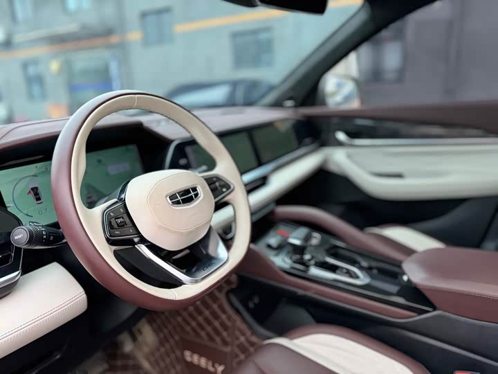 Фото 5 - Geely Monjaro