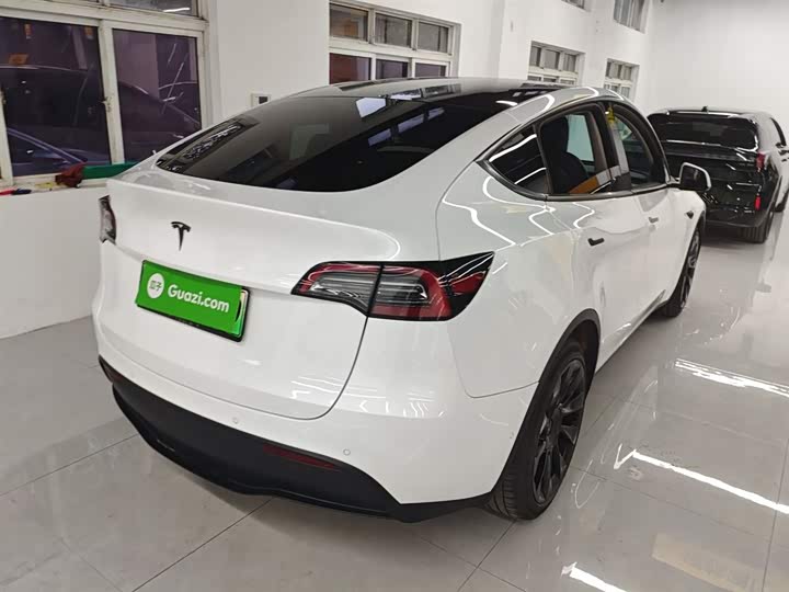 Фото 7 - Tesla Model Y