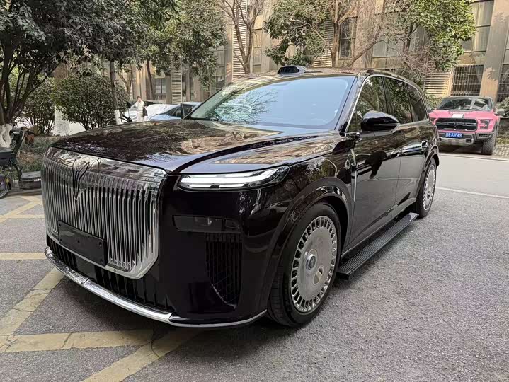 Фото 1 - Voyah Taishan