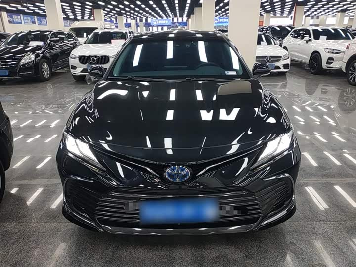 Фото 3 - Toyota Camry