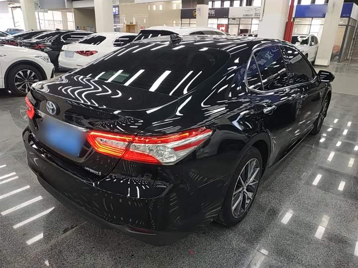 Фото 7 - Toyota Camry