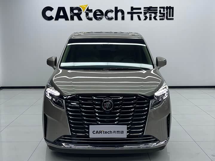 Фото 2 - Buick GL8 ES