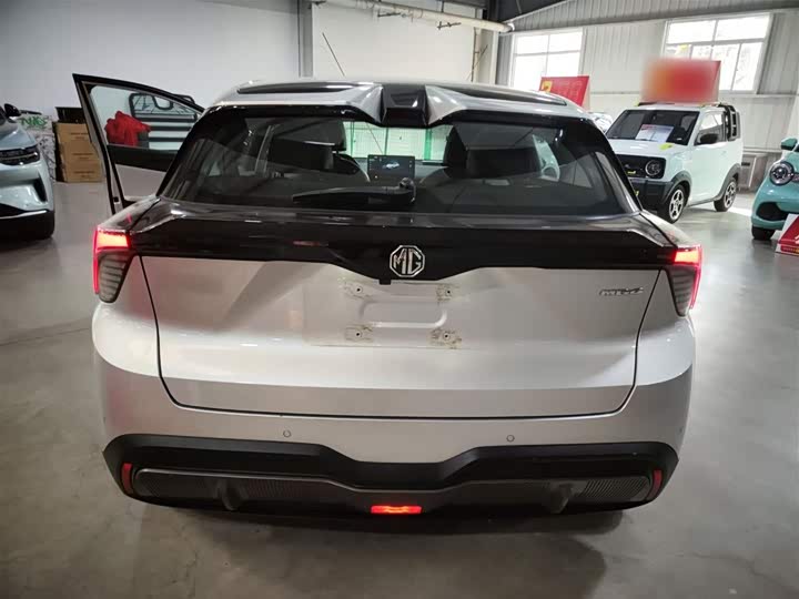 Фото 6 - MG Motor 4 EV