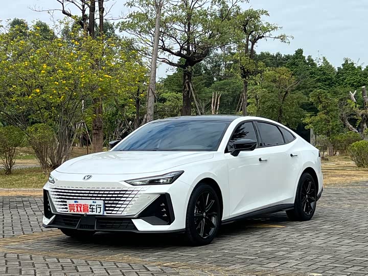 Фото 1 - Changan UNI-V