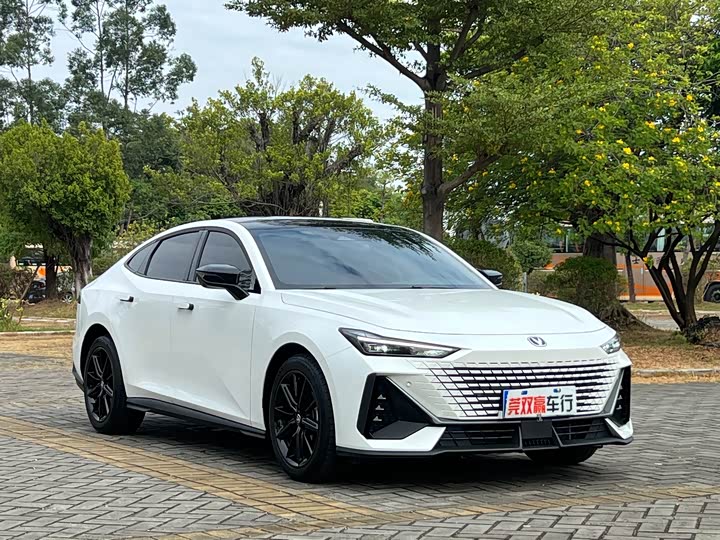 Фото 3 - Changan UNI-V