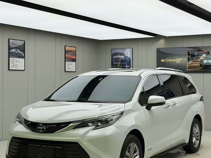 Фото 1 - Toyota Sienna