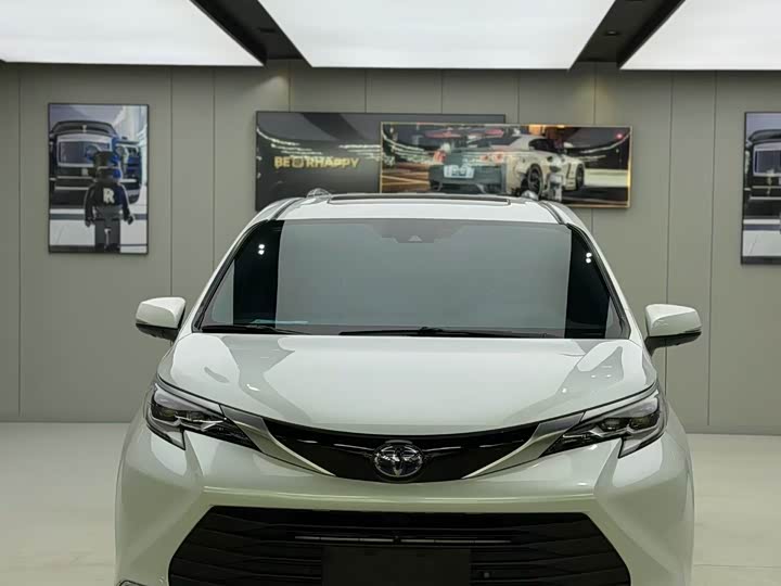 Фото 2 - Toyota Sienna