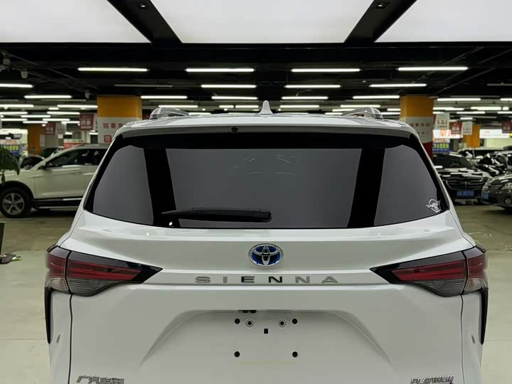 Фото 5 - Toyota Sienna