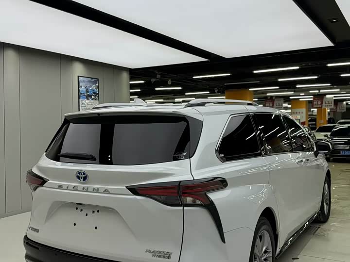 Фото 6 - Toyota Sienna