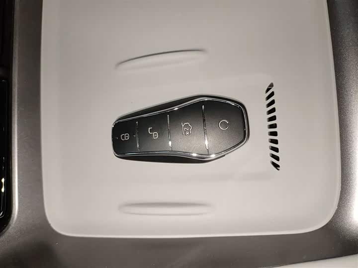 Фото 9 - BYD Sea Lion 06 Hybrid/EV