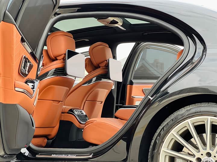 Фото 6 - Mercedes-Benz S-Class