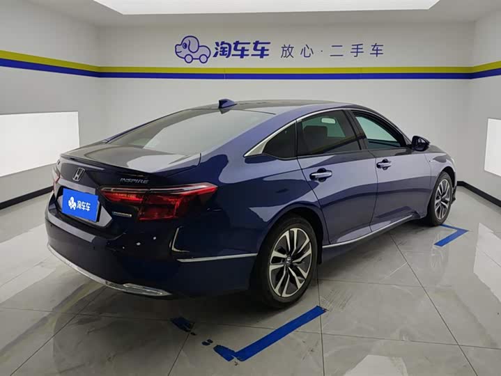 Фото 3 - Honda Inspire