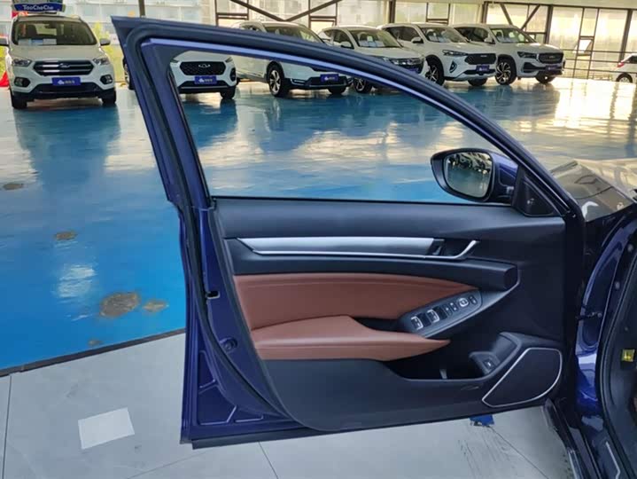 Фото 7 - Honda Inspire