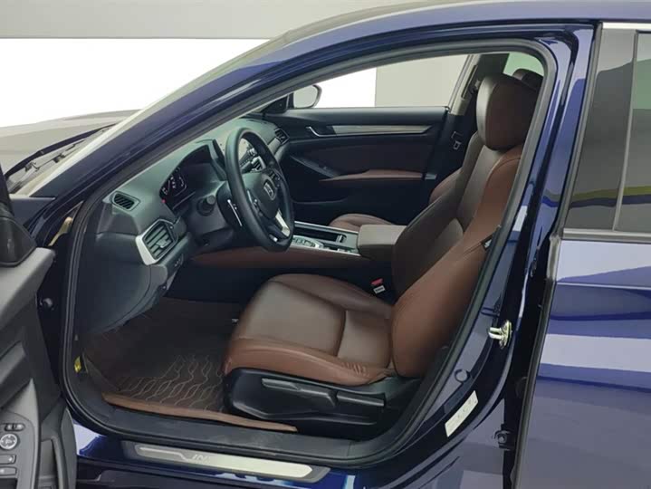 Фото 9 - Honda Inspire