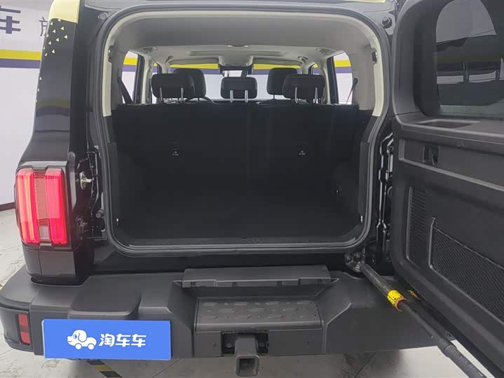 Фото 4 - Tank 300