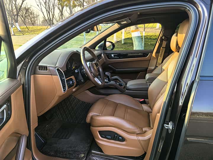 Фото 8 - Porsche Cayenne