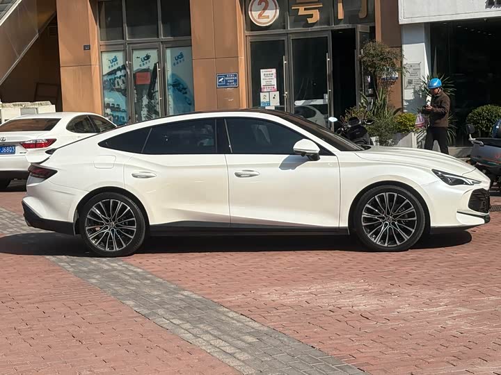 Фото 4 - MG Motor 7