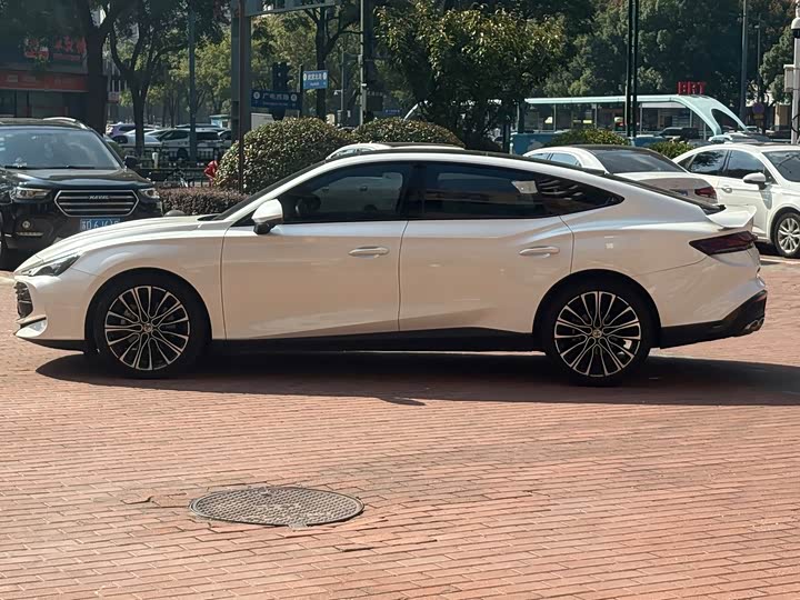 Фото 8 - MG Motor 7