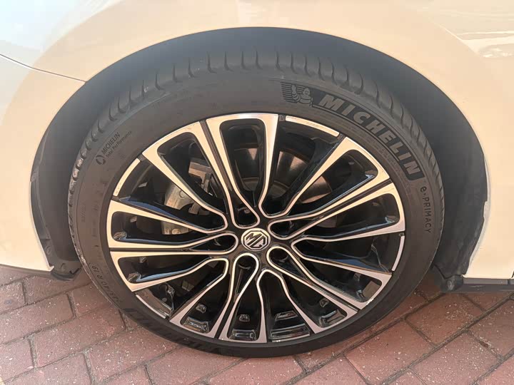 Фото 9 - MG Motor 7