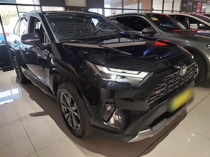 Фото 4 - Toyota RAV4