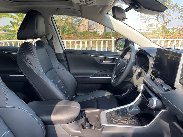 Фото 8 - Toyota Wildlander