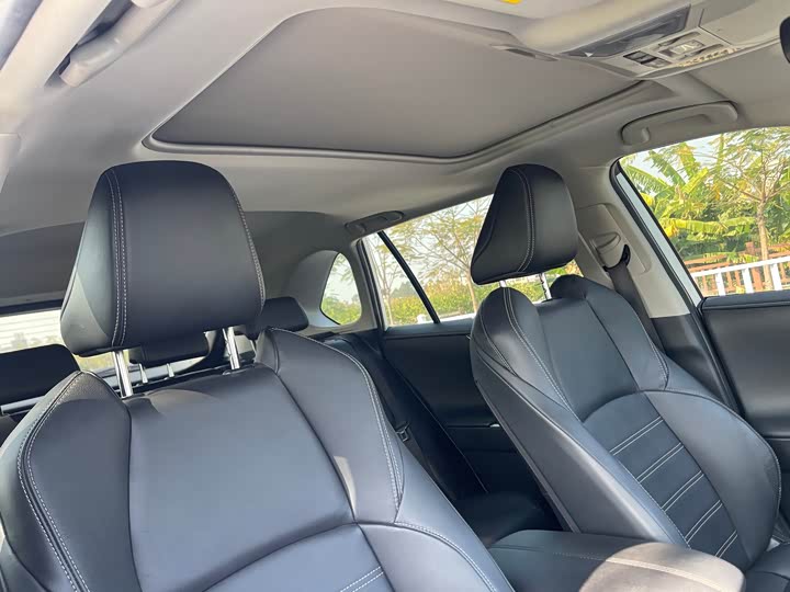 Фото 9 - Toyota Wildlander