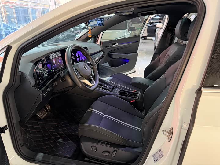 Фото 7 - Volkswagen Golf