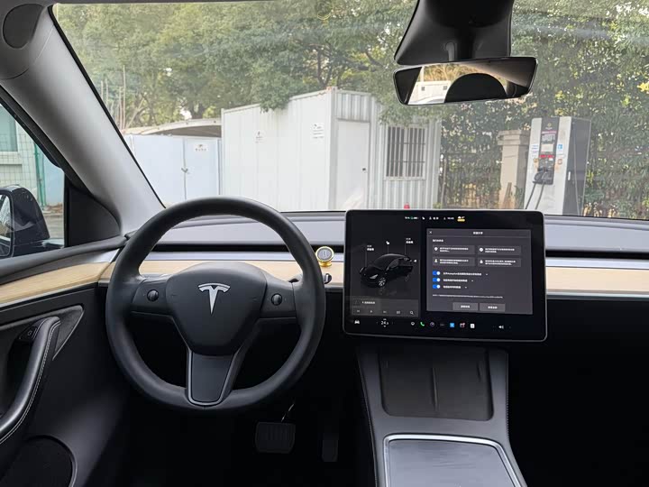 Фото 6 - Tesla Model Y