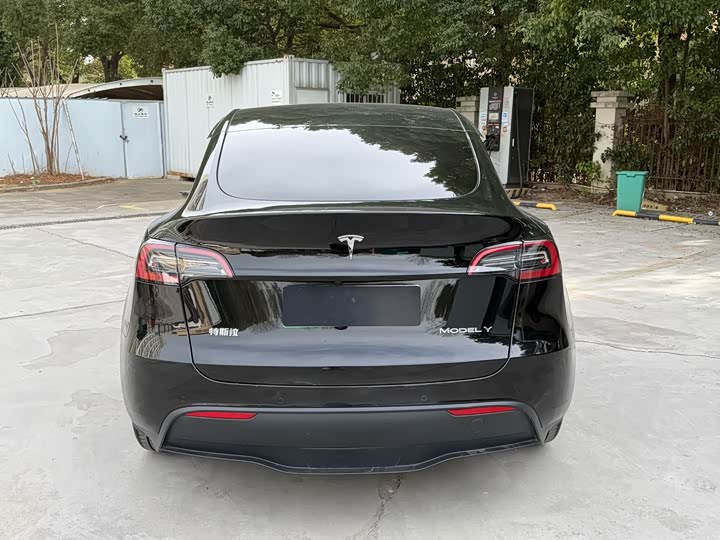 Фото 9 - Tesla Model Y