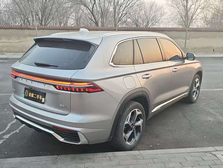 Фото 3 - Geely Monjaro