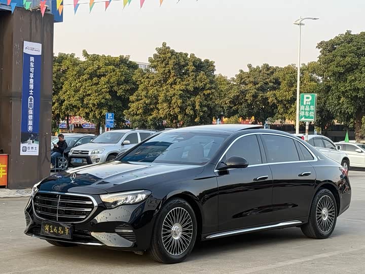 Фото 1 - Mercedes-Benz E-Class