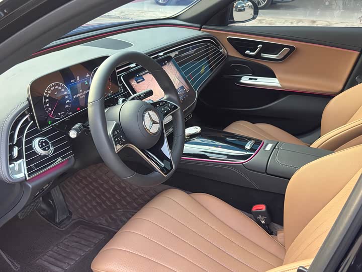 Фото 8 - Mercedes-Benz E-Class