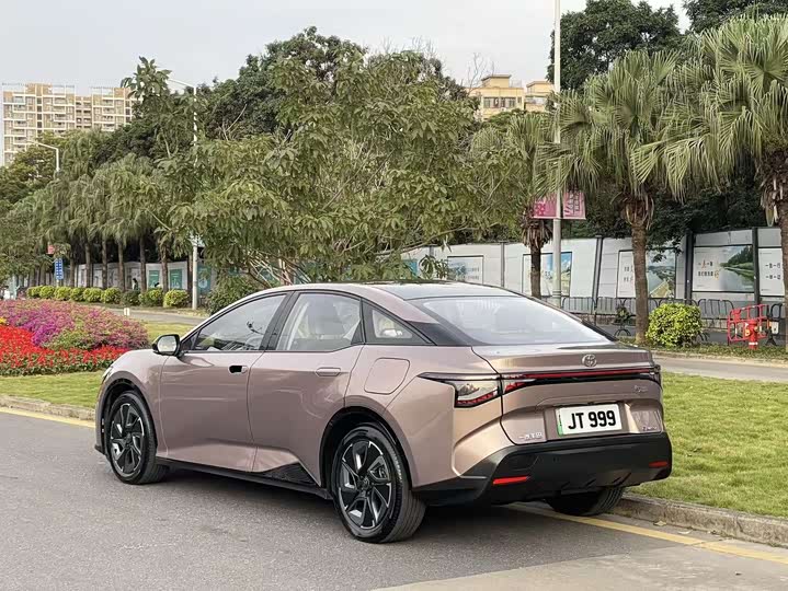 Фото 4 - Toyota bZ3