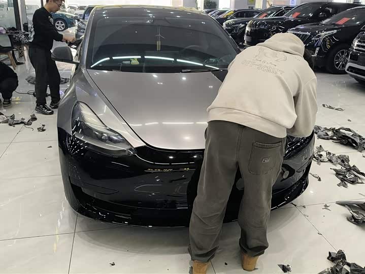 Фото 1 - Tesla Model 3