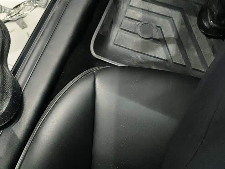 Фото 8 - Tesla Model 3